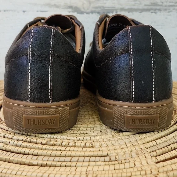 NWOT THURSDAY BOOT CO. PREMIER LOW TOP WOMEN'S LEATHER SNEAKER - Picture 3 of 10